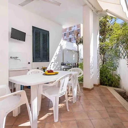 Holiday home Villino Nicole, 150m Baia 6 Posti