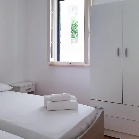 Villino Nicole, 150m Baia 6 Posti