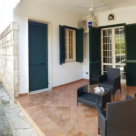 Villino Nicole, 150m Baia 6 Posti * Gallipoli